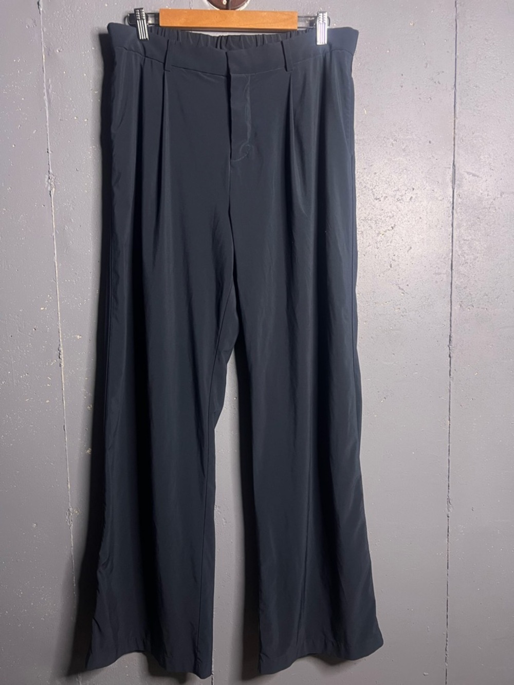Vuori Women's Lightweight Pleated Front Villa Trouser Pant Navy Blue Extra Large - Picture 4 of 10
